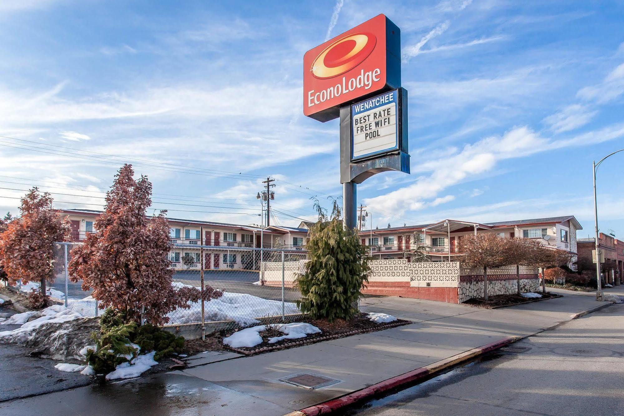Rodeway Inn Wenatchee Exterior photo